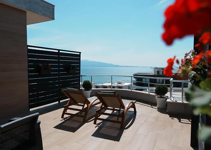 酒店 蓝天旅馆 Sarandë