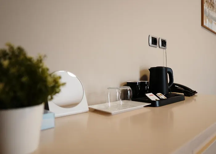 酒店 蓝天旅馆 Sarandë