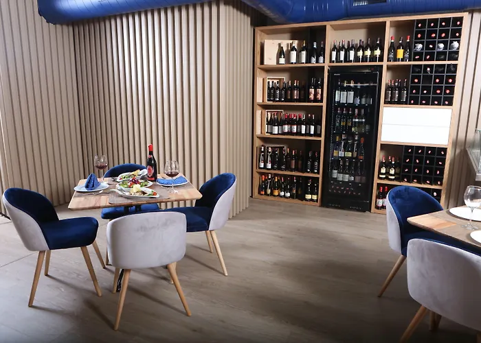 酒店 蓝天旅馆 Sarandë