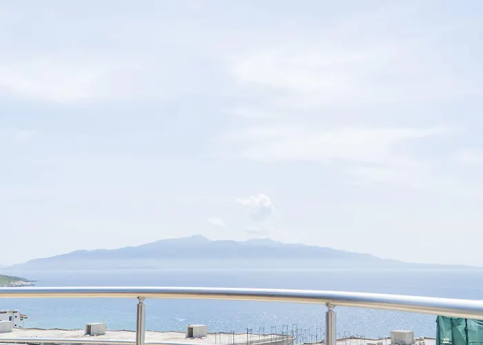 酒店 蓝天旅馆 Sarandë