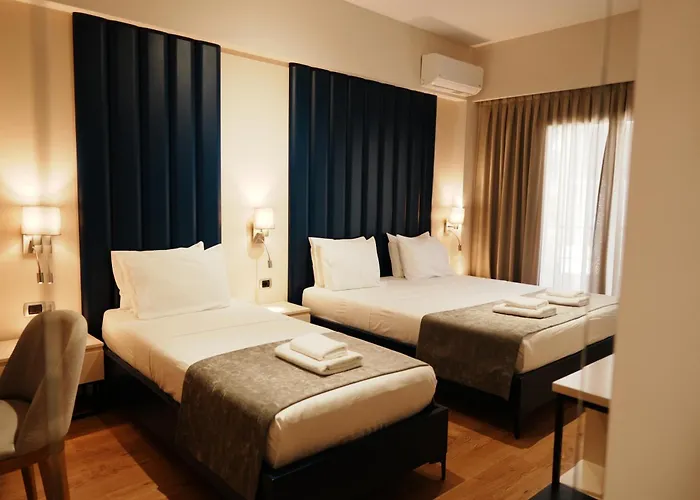 酒店 蓝天旅馆 Sarandë