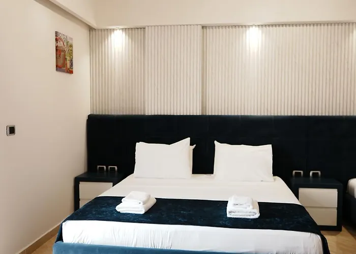 酒店 蓝天旅馆 Sarandë