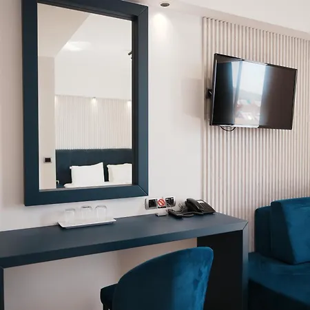 Blue Sky Hotel